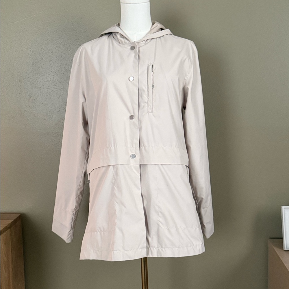 Larry Levine Light Beige Hooded Rain Jacket - Women's Lightweight Coat Pockets S